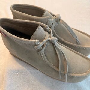 Clarks Wallabee Boots Maple Suede Mens 10 Off White tan khaki chukka shoes